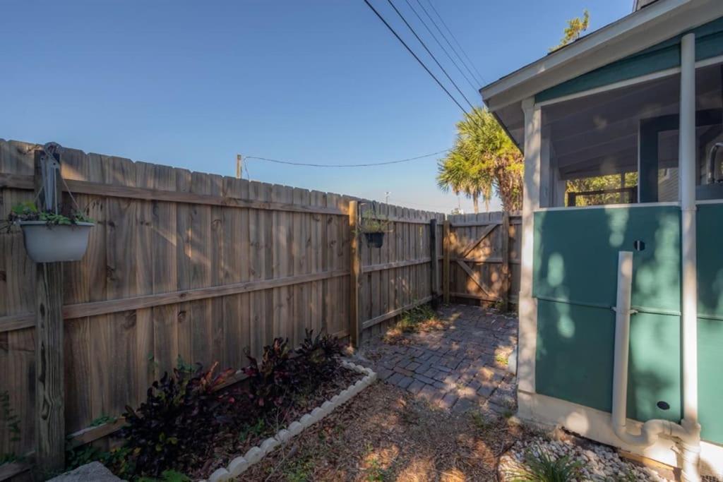 Serene Beachy Bungalow With Large Screened Porch! Tampa Extérieur photo