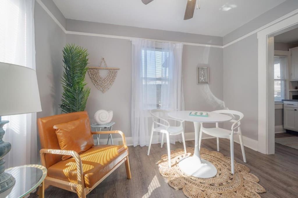 Serene Beachy Bungalow With Large Screened Porch! Tampa Extérieur photo